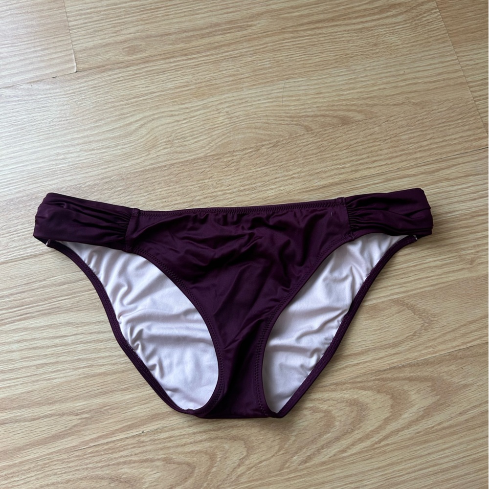 3 Victoria secret bathing suit bottoms